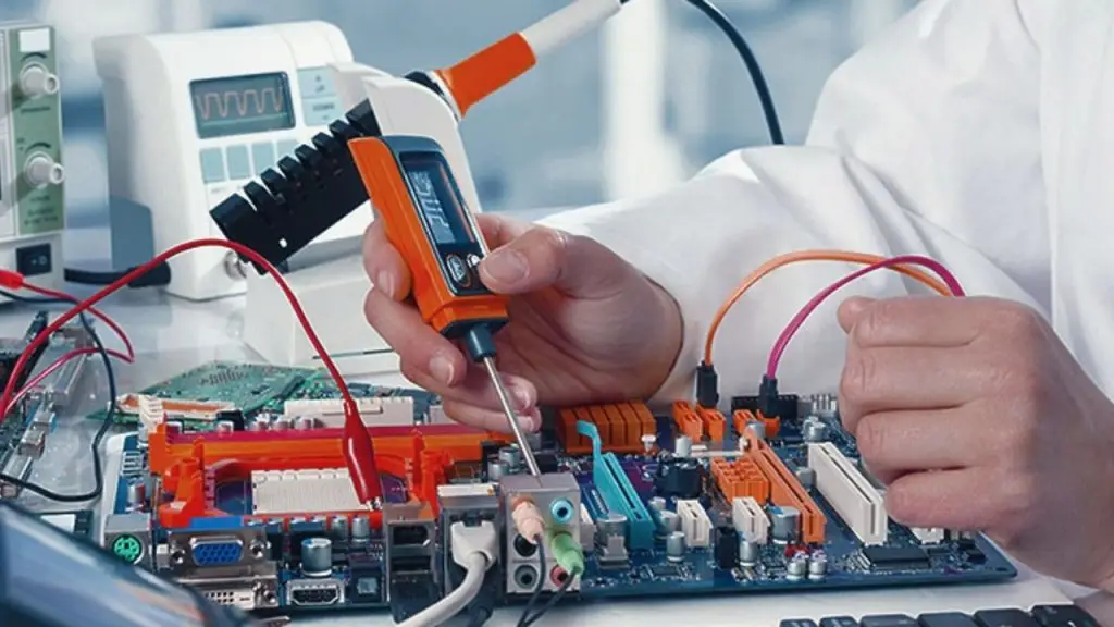 Yapraklı Elektronik Tamircisi